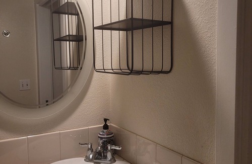 Rio Vista Apartment | Cozy studio, 2 blocks from Sacramento River.