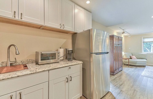 Munras Avenue Apartment | Cozy studio "Del Monte Oaks " Rental-Great for extended stays with WiFi access