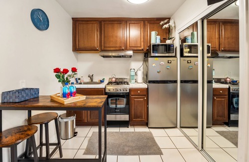 Washington Culver Apartment | Cozy Studio - Mins to WeWork, Sony Pics & Venice with Parking
