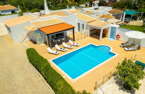 Mato Serrao Villa | Cozy villa with heatable pool and BBQ