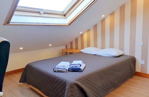 Santo Antonio dos Olivais Cabin | CQ12 ❤️ Cozy Room with Double Bed | Weekly Cleaning