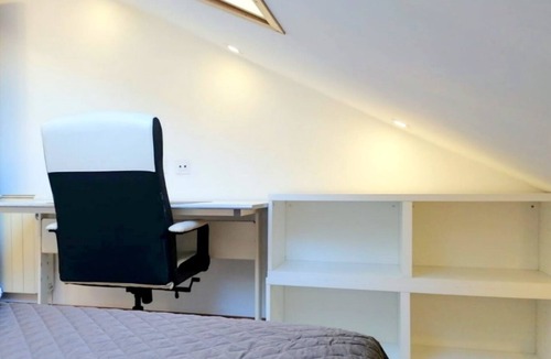 Santo Antonio dos Olivais Cabin | CQ12 ❤️ Cozy Room with Double Bed | Weekly Cleaning