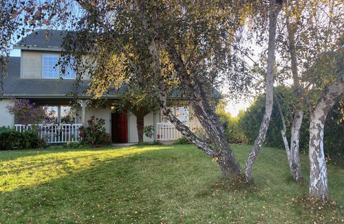 Callender House | Creative & Colorful home with pizza oven. 2 miles to beach! SLO nearby too.
