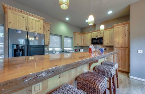 Yosemite Forks House | Creekside Beauty: Bordering Lewis Creek. Near Yosemite & Bass Lake
