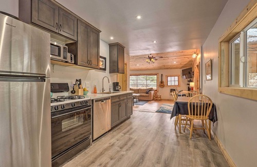 Pinehurst Cottage | Creekside Cabin 8 Mi to Kings Canyon National Park