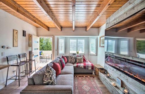 Crestline House | Crestline Cabin w/Deck: 1 Mi to Lake Gregory