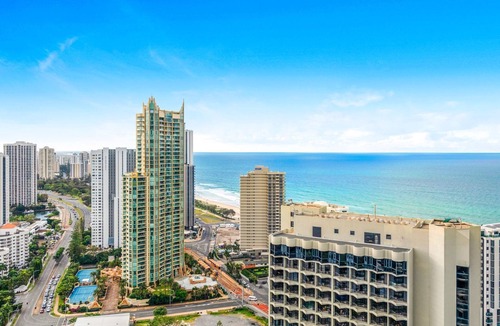 Surfers Paradise Apartment | Crown Towers Luxury 3 Bedroom Apartment