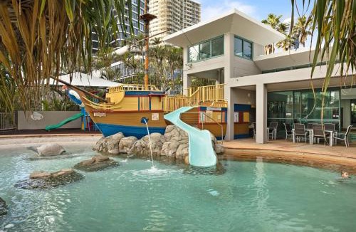 Surfers Paradise Apartment | Crown Towers Luxury 3 Bedroom Apartment - CoastHM