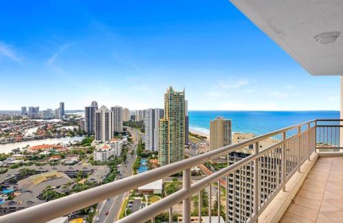 Surfers Paradise Apartment | Crown Towers Luxury 3 Bedroom Apartment - CoastHM