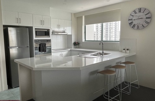 Surfers Paradise Apartment | Crown Towers Private Holiday Apartment- Surfers Paradise
