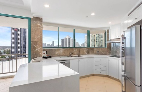 Surfers Paradise Apartment | Crown Towers Superior 3 Bedroom Apartment - CoastHM