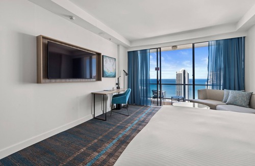 Surfers Paradise Hotel | Crowne Plaza Surfers Paradise by IHG