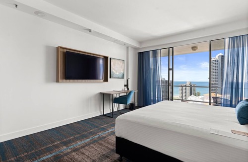 Surfers Paradise Hotel | Crowne Plaza Surfers Paradise by IHG