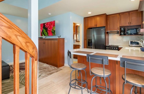 Waialua Cottage | Custom one bedroom cottage just steps from swimming beach!