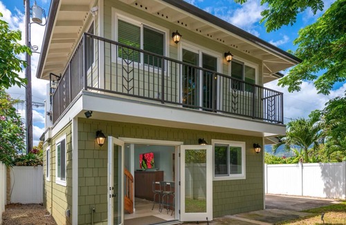 Waialua Cottage | Custom one bedroom cottage just steps from swimming beach!