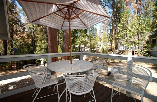 West Village Cabin | CUTE 2B/1B CABIN IN THE WEST VILLAGE ON MADRONE LANE