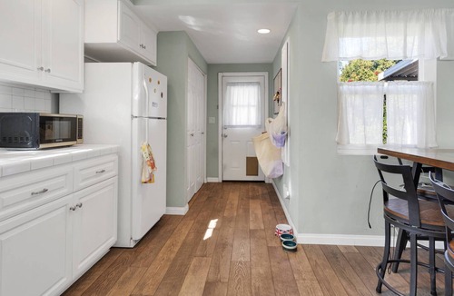 Monrovia House | Cute and cozy Monrovia Home!