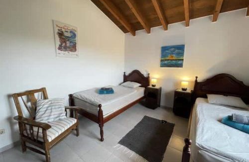 Atalaia Apartment | Da Silva Surfcamp- 2 Bettzimmer mit Frühstück