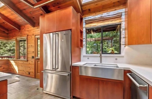 Fort Bragg House | Dacha Life 3BR 2BA sunny sanctuary among the trees in Fort Bragg Ca.
