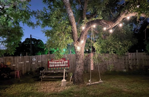 Dunlap House | Dale-Vintage Glamping at Winery Near Sequoia