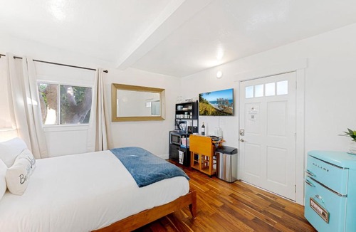 Santa Barbara House | Danya's Cottage | Chosen Beach Collection