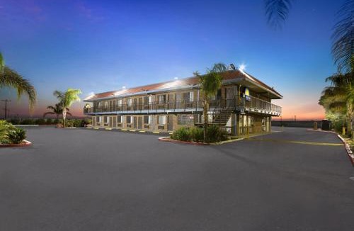 Lost Hills Hotel | Days Inn by Wyndham Lost Hills