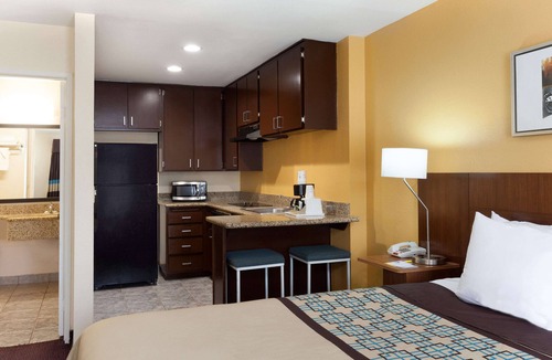 Del Cerro Hotel | Days Inn by Wyndham Mission Valley/SDSU