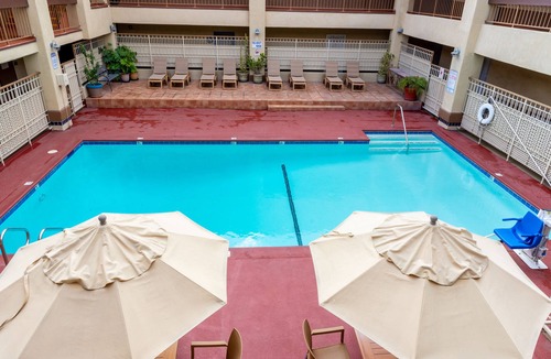 Artesia Hotel | Days Inn & Suites by Wyndham Artesia
