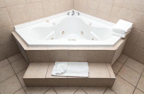 Artesia Hotel | Days Inn & Suites by Wyndham Artesia