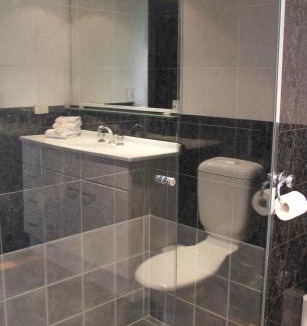 Main Beach Apartment | De Ville Apartments