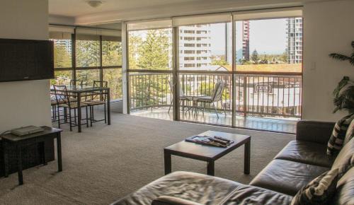 Main Beach Apartment | De Ville Apartments
