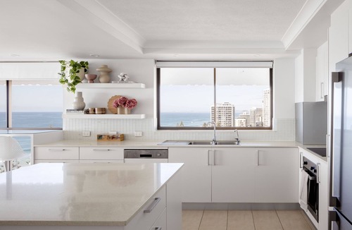 Main Beach Apartment | De Ville Apartments