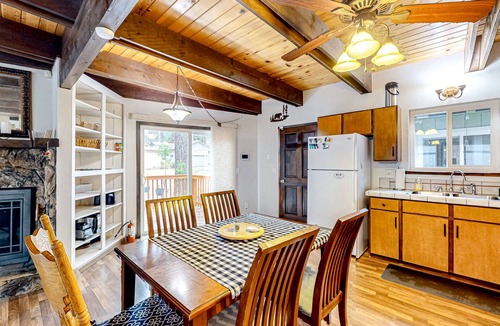 Montgomery Estates House | Deer Trail Retreat | House in South Lake Tahoe near stellar outdoor recreation