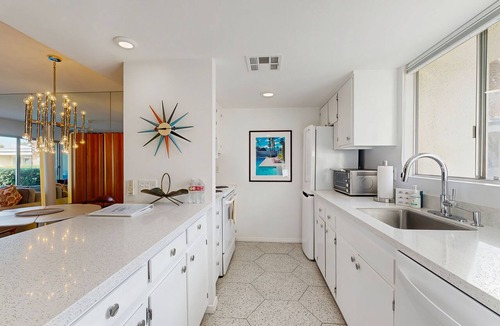 Araby Commons Condo | Delightful and sophisticated condo with shared tennis, outdoor pool, & spa