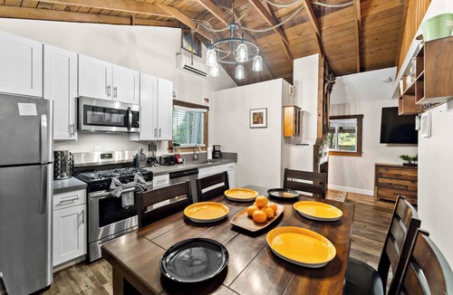Julian House | Delightful Cabin | Loft, Fire Pit & BBQ | Julian