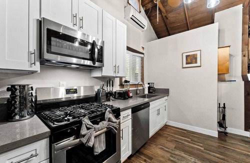 Julian House | Delightful Cabin | Loft, Fire Pit & BBQ | Julian