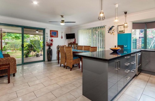 Bongaree House | Delightful Duplex on Rose