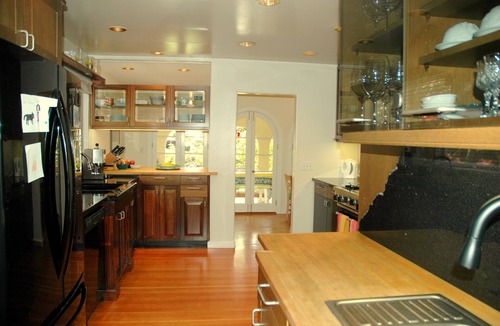 Allied Arts House | Delightful Furnished 2,600sf Home Near Stanford
