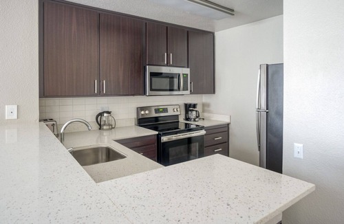 Emeryville Apartment | Deluxe Emeryville 1BR w/ Pool, W/D & Gym, walk to Safeway, by Blueground
