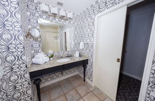 Theater District Hotel | Deluxe King Room, The Marker, By Union Square and Curran Theater, Pets welcome
