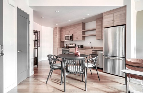 Hillsdale Apartment | Deluxe San Mateo 1BR w/Pool, Gym & W/D, nr Caltrain, by Blueground