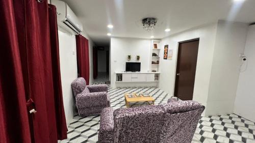 Nasinu House | Demberly's Hideaway