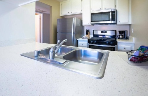 Indio Hotel | Desert Getaway 2 Units | Kitchen | Pool | Free Parking