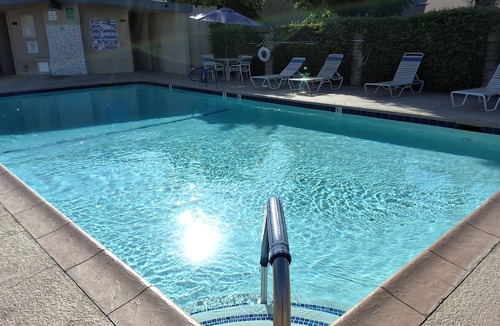 Palm Desert Condo | Desert Hikers Paradise 1970s retro 2 bedroom condo close to El Paseo