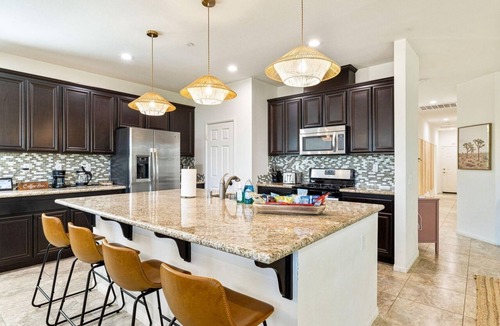 Indio House | Desert Oasis: Walk to the Festivals, Empire Polo Fields, Golf, Amenities & MORE