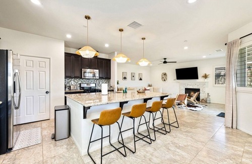 Indio House | Desert Oasis: Walk to the Festivals, Empire Polo Fields, Golf, Amenities & MORE