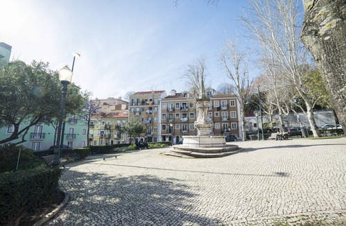 Pena Apartment | Design apartment with A/C, wifi, small outside patio and 500m from city cente