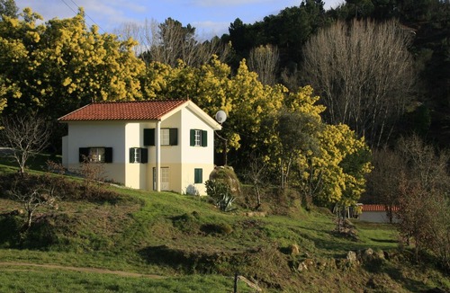 Covas Cottage | Detached holiday home with delightful view over the valley