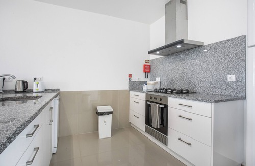 Lourinha Apartment | Diamond Room with Shared Pool, Terrace and Wi-Fi