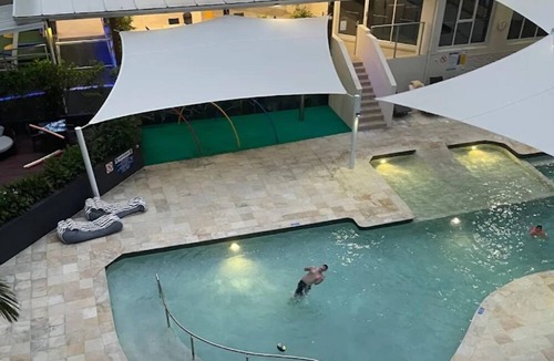 Miami Apartment | Directly Opposite Burleigh North Surf Club